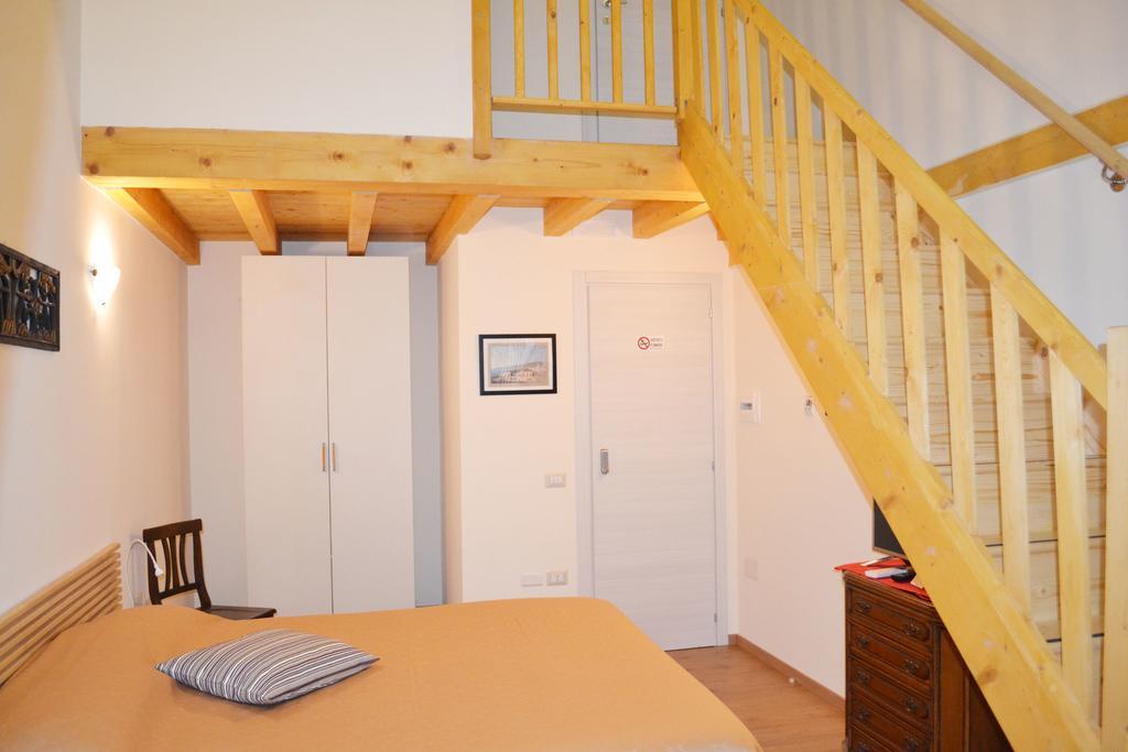 La Cattedrale Bed & Breakfast Νάπολη Δωμάτιο φωτογραφία